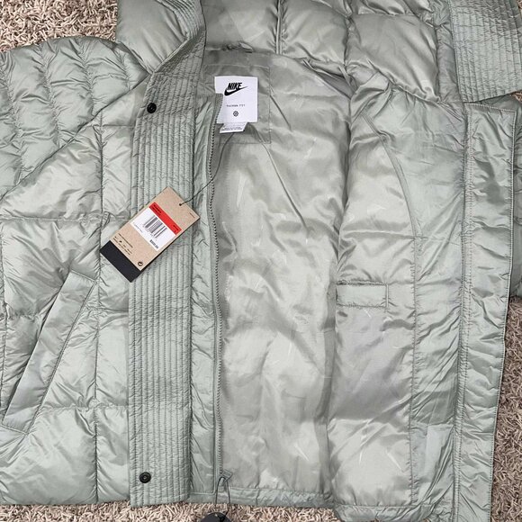 Nike Swoosh PrimaLoft Therma-FIT Oversized Hooded Puffer Crop Jacket, Women's L - Picture 9 of 16